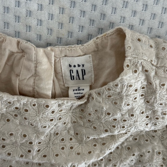 Baby Gap Shimmery Eyelet Lace Special Occasion Dress Size 2T New - Picture 4 of 6